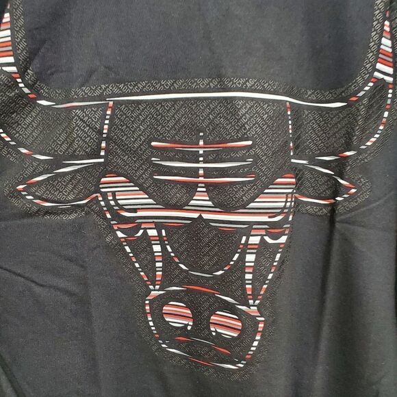 NBA CHICAGO BULLS SZ MEDIUM T SHIRT NWOT UNK BLACK/RED - Picture 2 of 9